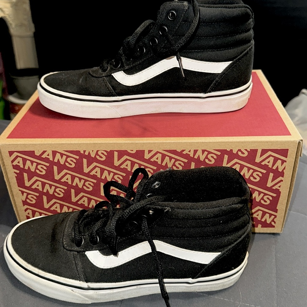 Women’s 7.0 black vans